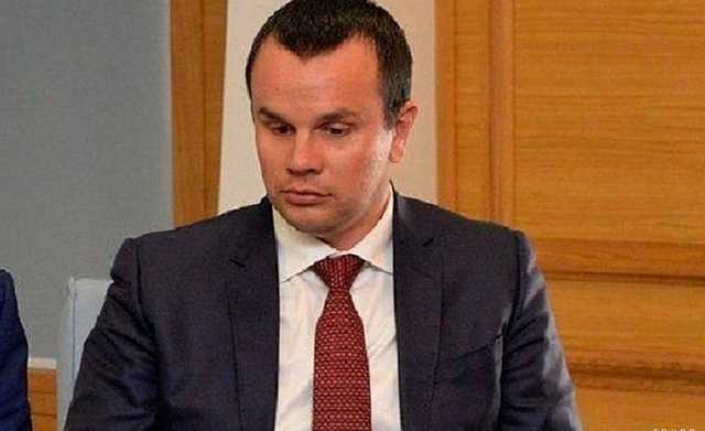 Врио губернатора Санкт-Петербурга уволил советника после критики городских энергосетей и водопровода