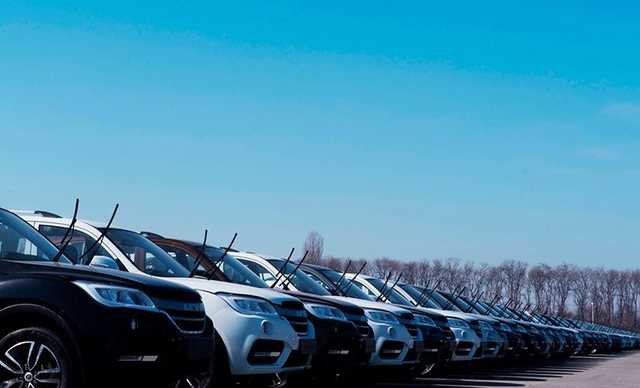 Сотрудника Ространснадзора уволили после покупки его супругой 66 автомобилей
