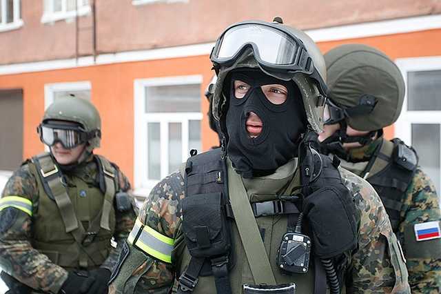 Источник: оперативники УФСБ задержали в Энгельсе начальника антинаркотического отдела полиции и его заместителя
