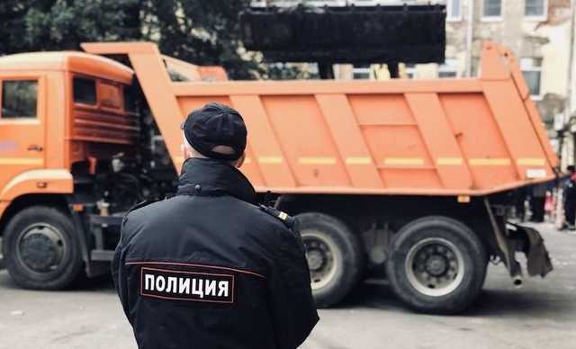 Девушки обсуждали теракт на станции метро «Автово» в Санкт-Петербурге