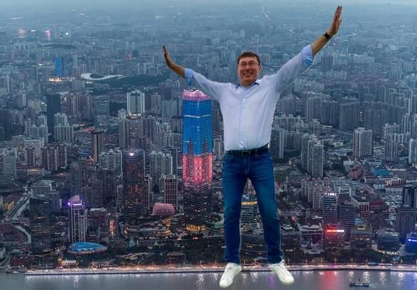Гастроли Юрия Луценко: по местам расстрелов и «посадок»