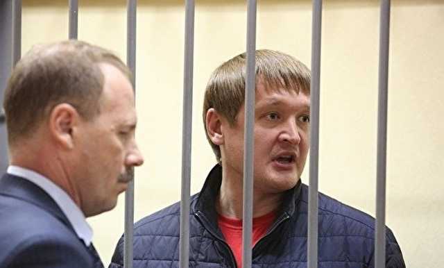 Арестованного за взятку начальника ОЭБиПК Екатеринбурга неожиданно выпустили под домашний арест