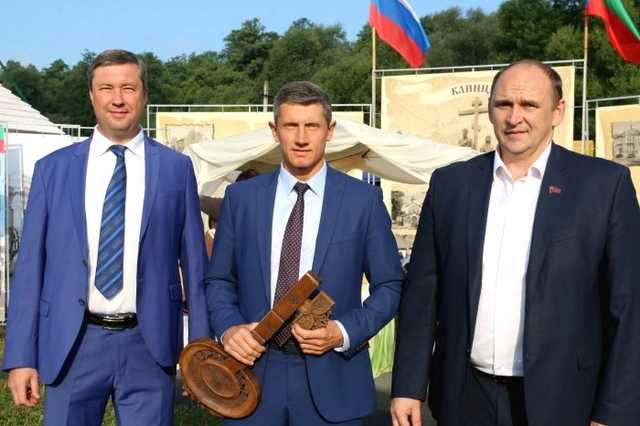 Близкий родственник Дмитрия Пескова — заклятый враг брянских детей