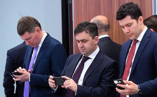 Кураторы по негативу: как губернаторам рекомендовали работать в соцсетях
