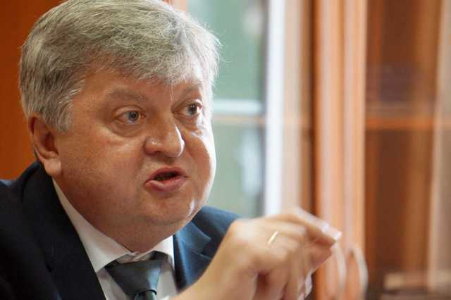 Статистик Суринов уволен за пессимизм