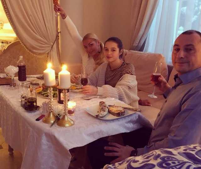 Волочкова наконец показала своего любовника: сеть в недоумении