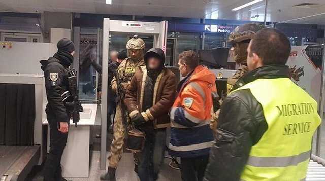 «Смотрящего» за «зоной» в Хмельницкой области выдворили из Украины после отсидки