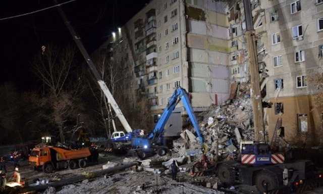 Десятки тысяч человек потребовали снести взорвавшийся дом в Магнитогорске