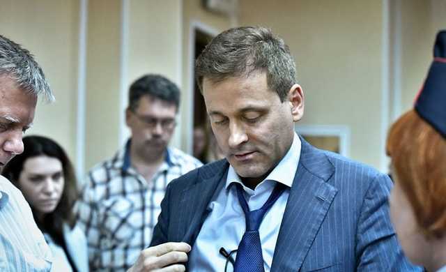 Тюремные надзиратели избили сенатора Константина Цыбко