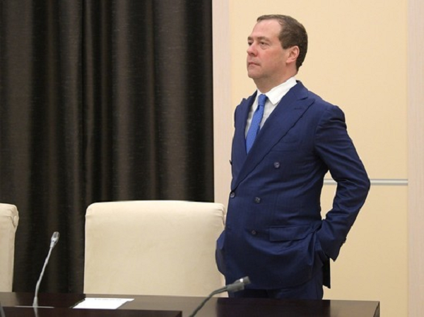 Медведев жестко раскритиковал США на Гайдаровском форуме: "Бестолковая политика"