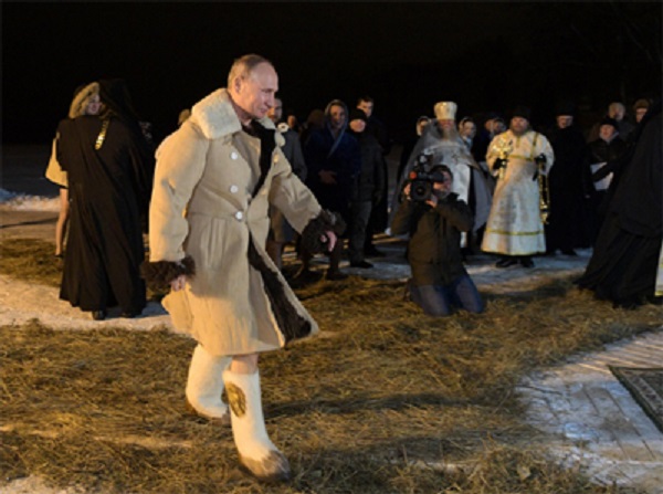 Попаданец Путин нырнул в прошлогоднюю прорубь