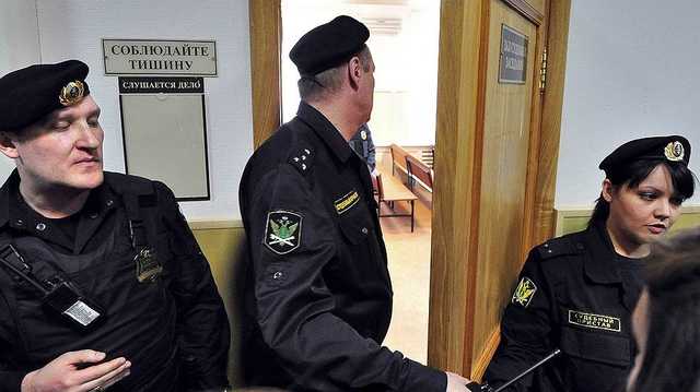 Подследственный попал под греков