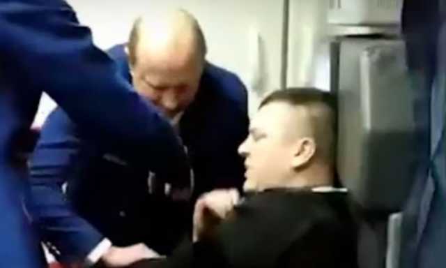 СКР завел дело на авиадебошира, из-за которого экстренно сел самолет в Сочи