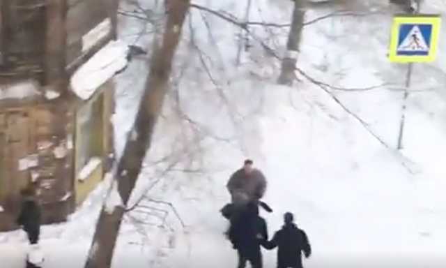 В Самаре неизвестные на внедорожнике расстреляли инвалида и собак