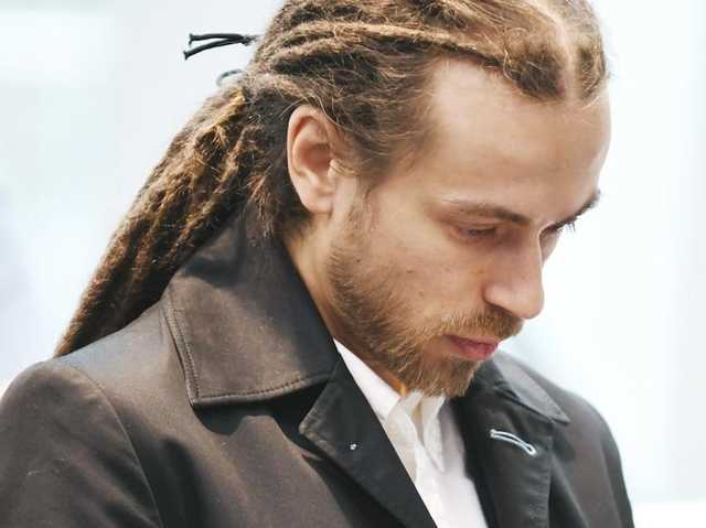 "Чиновники отжимают остатки денег у населения". Последнее интервью Децла