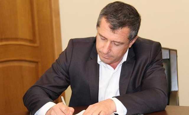 «Надоело работать». Глава родного района Арашуковых написал заявление об отставке