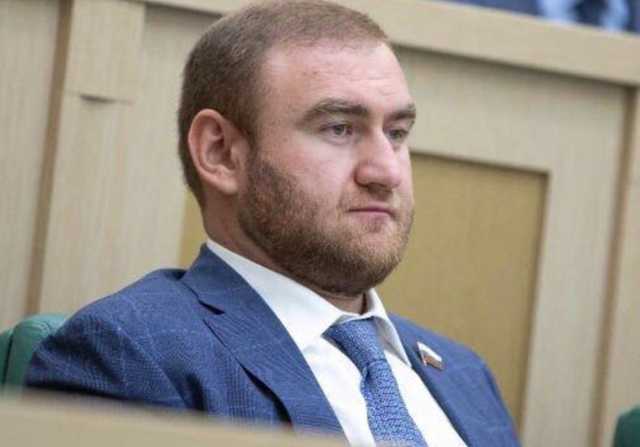 «Арашуков дал мне $2 тыс и предложил спрятаться в его квартире в ОАЭ»