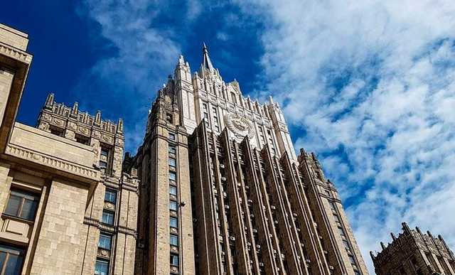 Сотрудника МИД РФ нашли мертвым в туалете