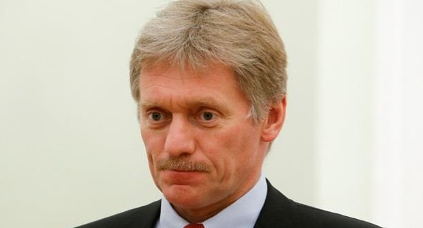 Песков пожаловался на давление соцсетей на СМИ РФ