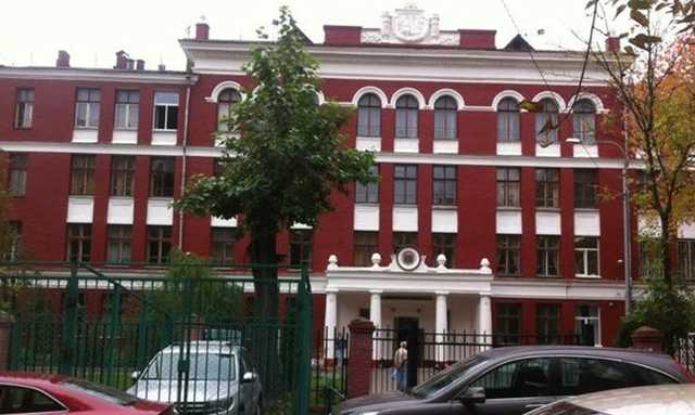 Среди подравшихся в московской школе оказались дочери судьи, топ-менеджера и чиновника Роспотребнадзора