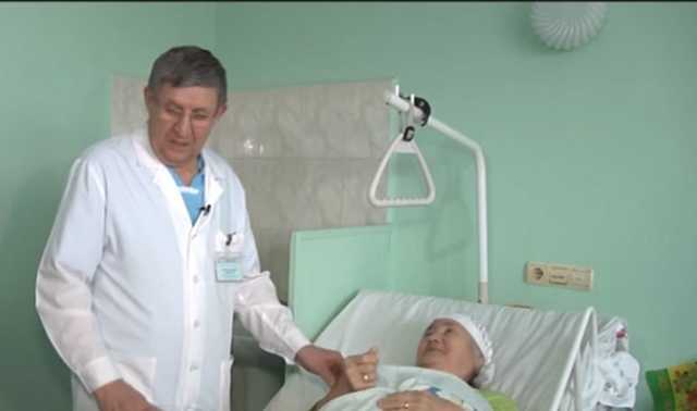 Умерла пенсионерка, которой поставили шину из обломка швабры