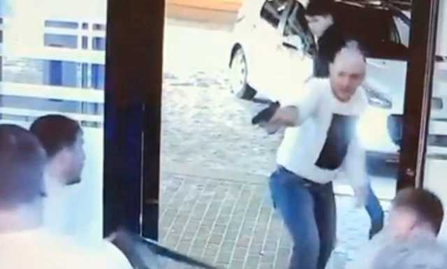 Екатеринбуржец устроил стрельбу в ночном клубе «Синий жук», полиция ищет пострадавших