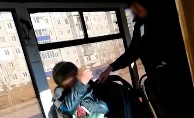 В Кузбассе кондуктор обозвала бабушку «вонючкой» и попыталась выгнать ее из автобуса