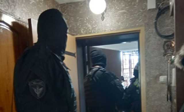 На Урале к военному пенсионеру вломился ОМОН из-за долга в 22 тысячи рублей