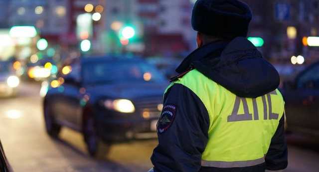 Четверо неизвестных обстреляли и ограбили москвича в центре города