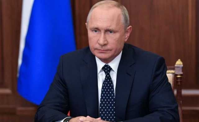 Годовой доход Путина сократился вдвое
