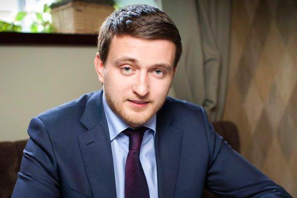 Правозащитник Пятницкий переборщил с алкоголем и угрозами