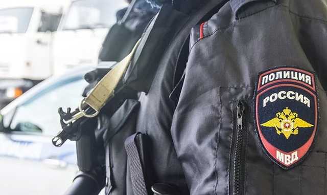 У корреспондента «Росбалта» изъяли все банковские карты и пять икон