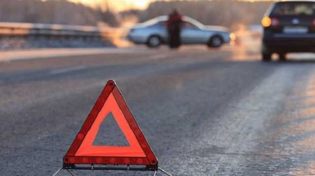 Женщина с коляской попала под колеса автомобиля, переходя многополосную магистраль