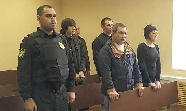 Суд вынес приговор 19-летней жительнице Нягани за убийство возлюбленного. Родственники погибшего возмущены
