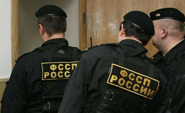 Двух судебных приставов заподозрили в 86 эпизодах мошенничества
