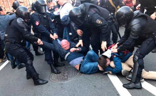 Депутат Резник был обкурен на первомайском шествии в Петербурге