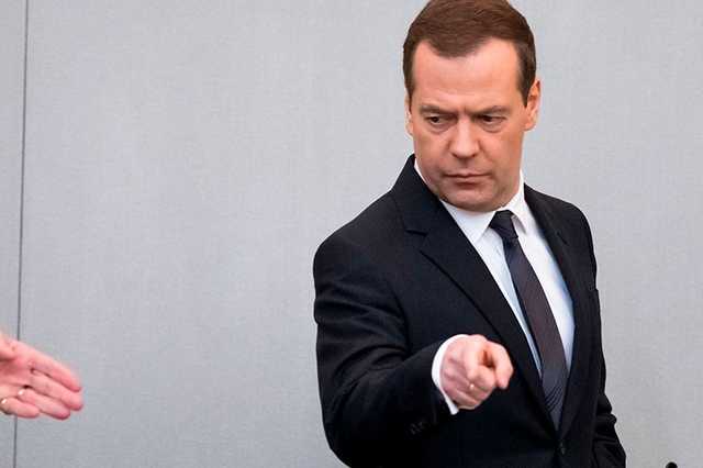 Медведев заявил о разгильдяйстве при выполнении поручений Путина