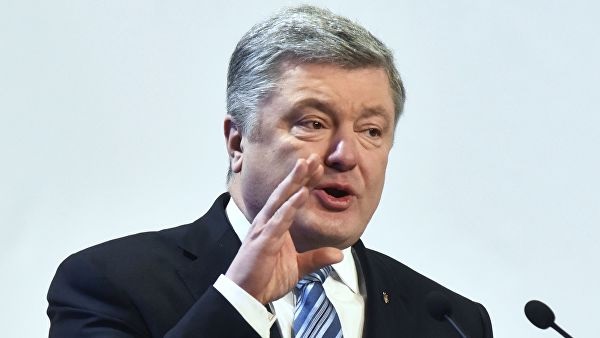 Петр Порошенко присвоил ранг чрезвычайного и полномочного посла нардепу-коррупционеру Логвинскому