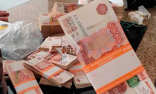 У замгубернатора Ростовской области нашли множество пакетов, набитых деньгами