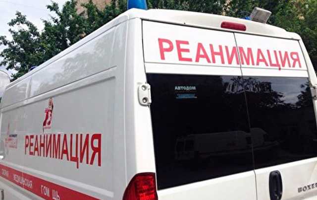 На директора якутской школы напали с ножом