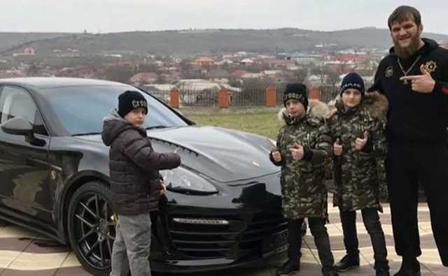 Тренера сыновей Кадырова выгнали из UFC
