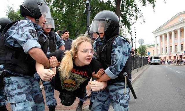 На марше в Москве задержали более 500 человек