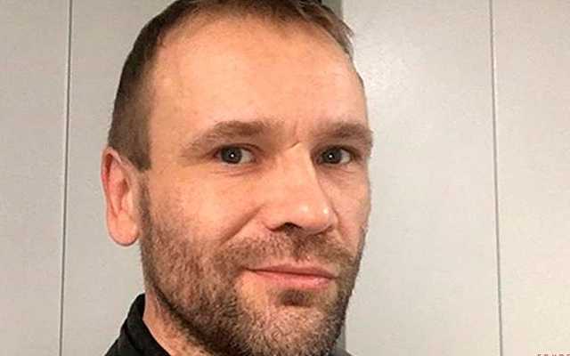Экс-ведущий MTV Михаил Рольник отравился алкоголем и впал в кому