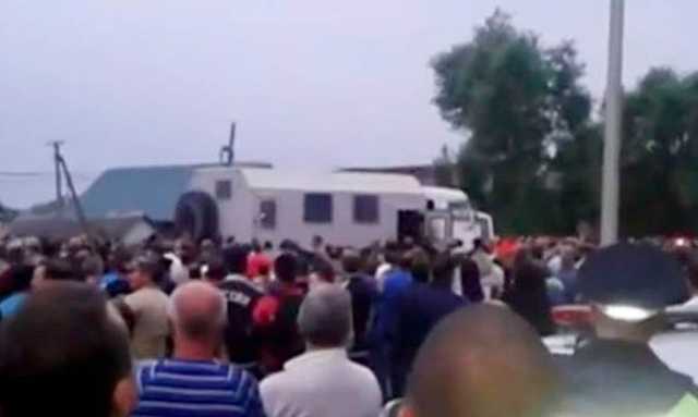 Путину сообщили о массовой драке и протестах в Чемодановке