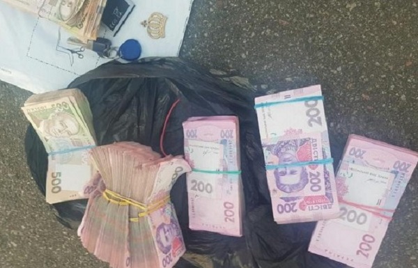 В Киеве задержали наглых грабителей-иностранцев, укравших 300 тысяч
