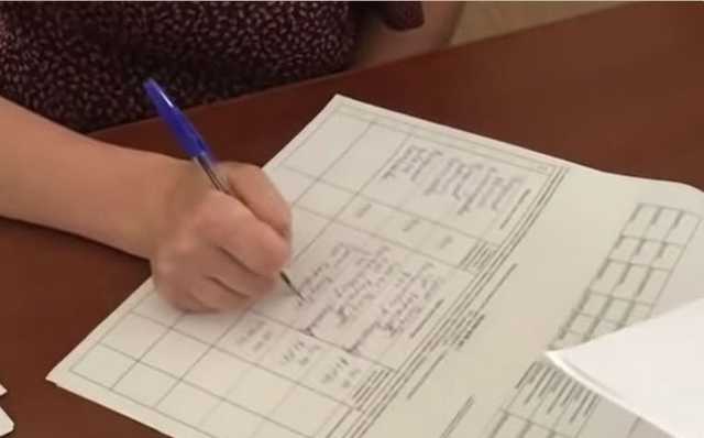 Сотрудников госучреждений Петербурга заставили фабриковать подписные листы в пользу Беглова