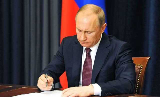 Путин запретил полеты в Грузию и распорядился вернуть россиян на родину