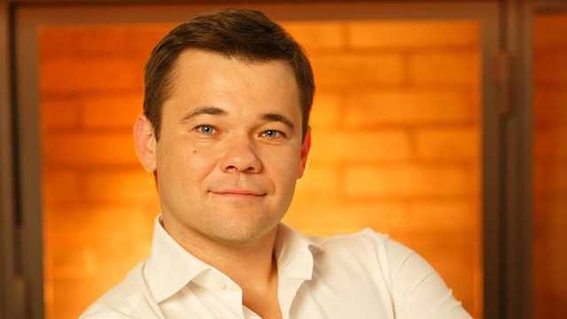 Глава Офиса президента на День Конституции засветился в новом ночном клубе