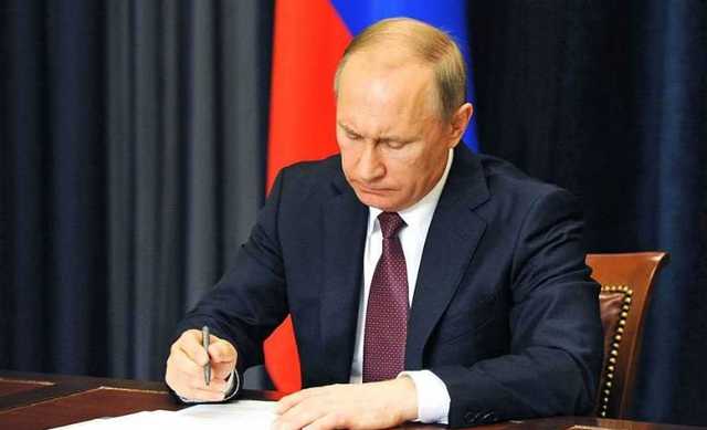 Путин освободил от должностей трех генералов