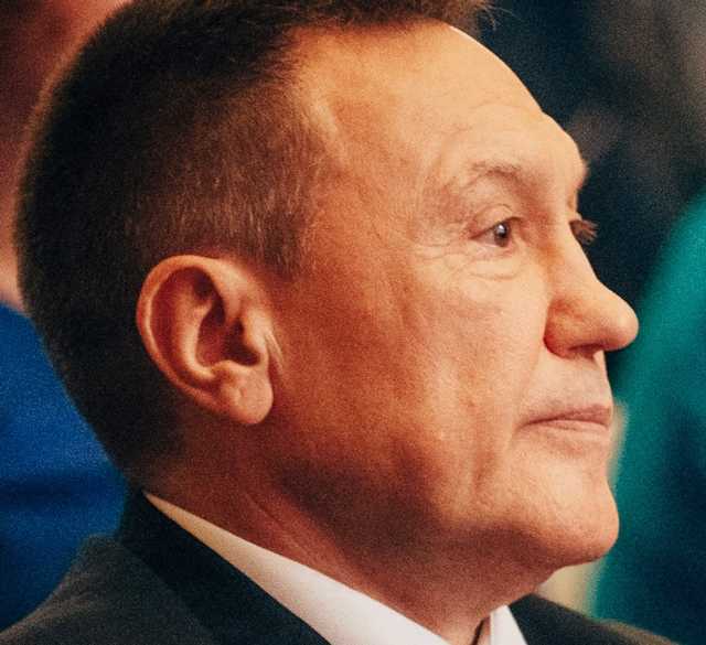 В топ-100 богатейших чиновников и депутатов первым идет Павел Антов